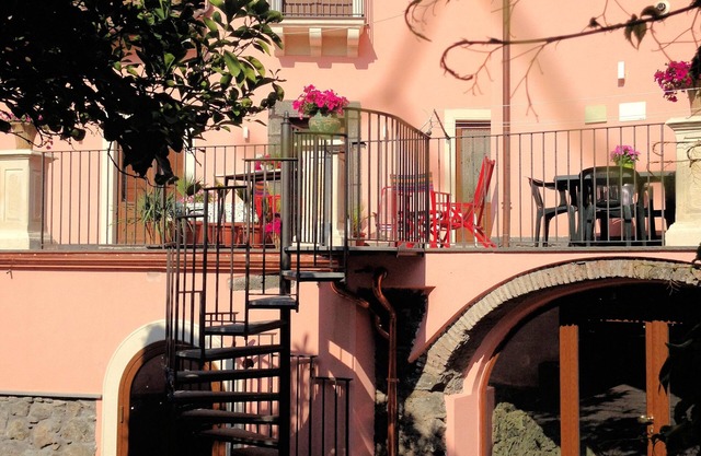 Etna view fully renovated luxury cottage in historical residence