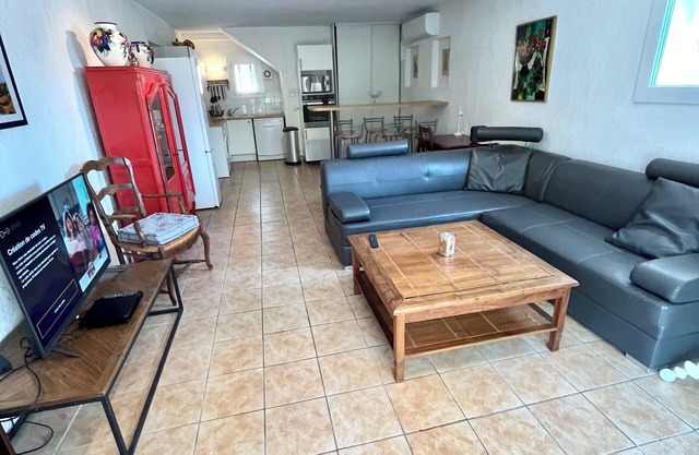 'Eucalyptus,' 3-room apt. on a Provençal villa, 400 m from the sea