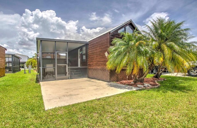 Everglades City Cabin with Boat Slip and Pool Access!