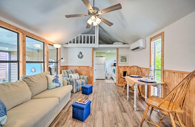 Everglades City Cabin Dock and Heated Pool!