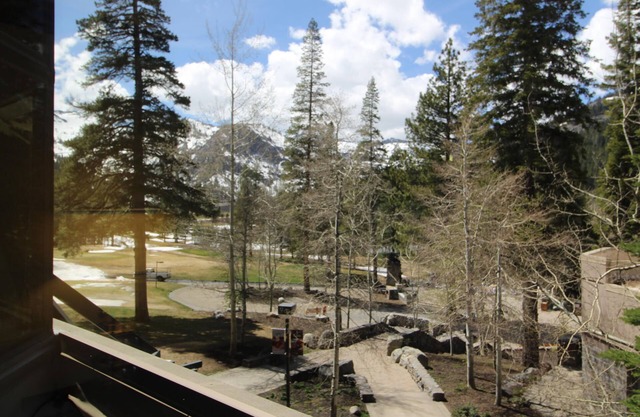 Everline Resort & Spa: Valley View 2Q Rm. Ski, skate, golf, pools, spa, tennis