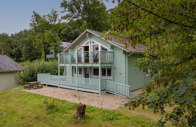 Everwyn Lodge - Woodland Lodge with Hot Tub