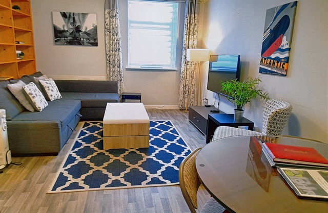 Excellent Location/Free Parking/4 Beds