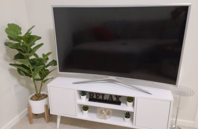 Exceptional 2 Bedroom Basement Suite