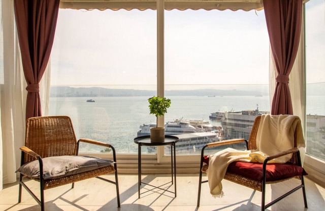 Exceptional Flat with Gorgeous Sea View in Izmir