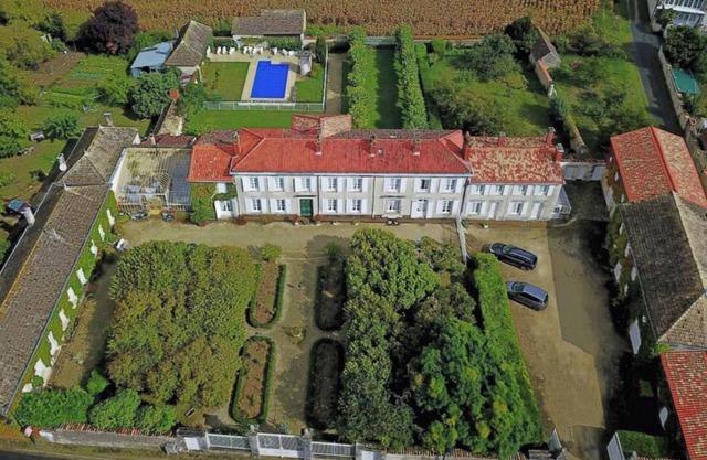 Exceptional house near La Rochelle, heated pool, many leisure activities