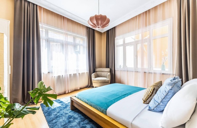 Exclusive Flat with Balcony, 5 minutes to İstanbul