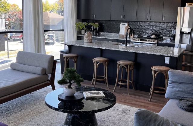 Exclusive New 4 bed/3 bath condo in Amazing Location