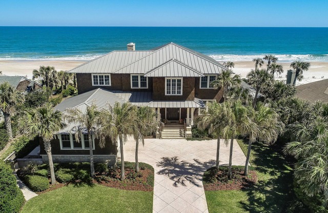EXCLUSIVE ONE OF A KIND OCEAN FRONT BEACH HOUSE POOL AND SPA
