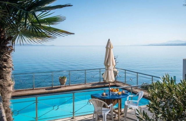 Exclusive Seaside Retreat Two-Bedroom Apartment with Ocean View