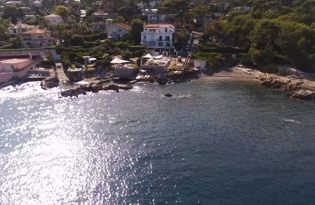 Exclusive villa for 8 in Cap d'Antibes seafront