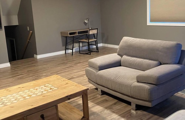Executive 4 bedroom 2 bathroom. All inclusive - furnished