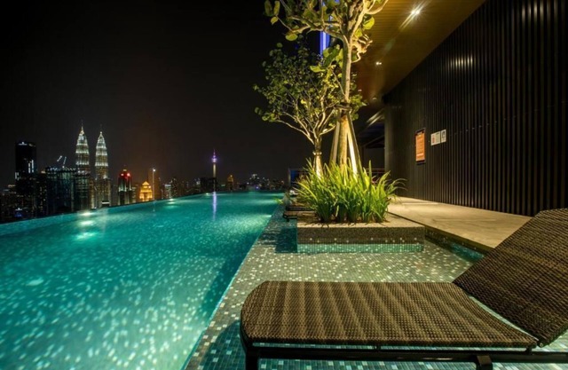 Executive Suite with Garden View 9