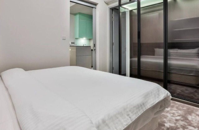 Executive Suite with Garden View 16