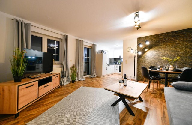 Exklusives-City-Apartment mit gratis Tiefgarage, Balkon, Waschtrockner, Netflix