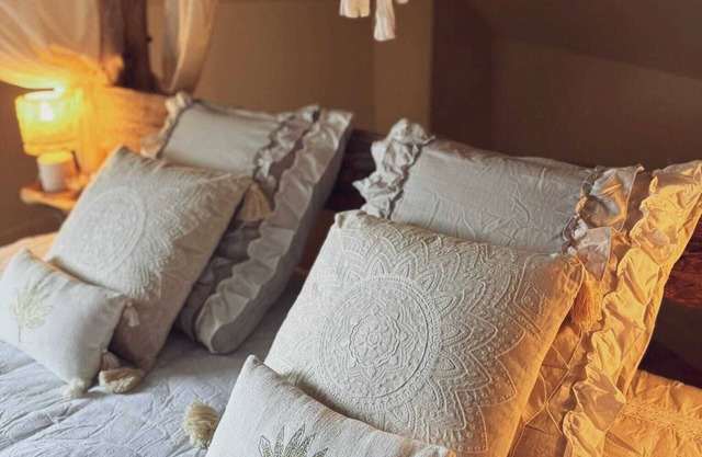 Exotic suite with cinema, private spa & Savannah decor 🐾🌿, Enjoy your life
