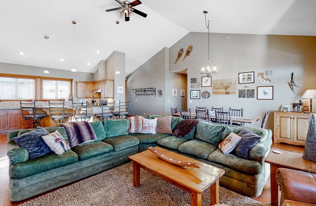 Expansive Ski-In/Out Condo w/Private Hot Tub, Gas Fireplace, Mtn Views, Balcony