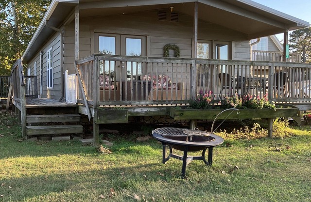 Experience nature near White River - stay in our cozy 3-bedroom cabin