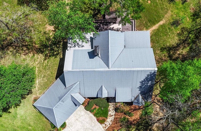 Experience Peace by the Creek A 5-Bedroom Retreat