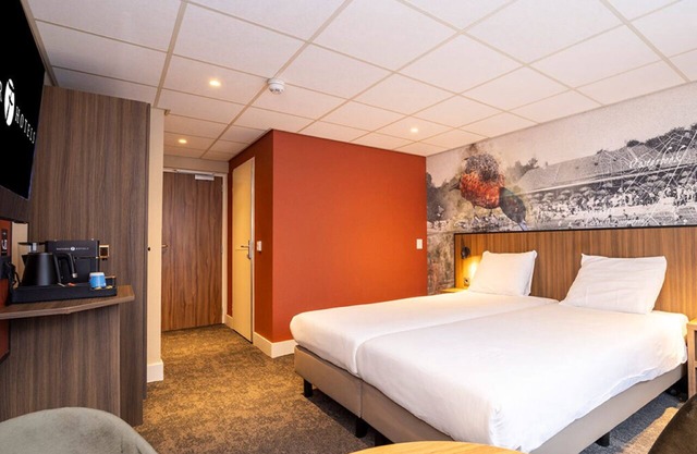 Explore Arnhem from a Quiet Doorwerth Hotel Retreat by the Woods