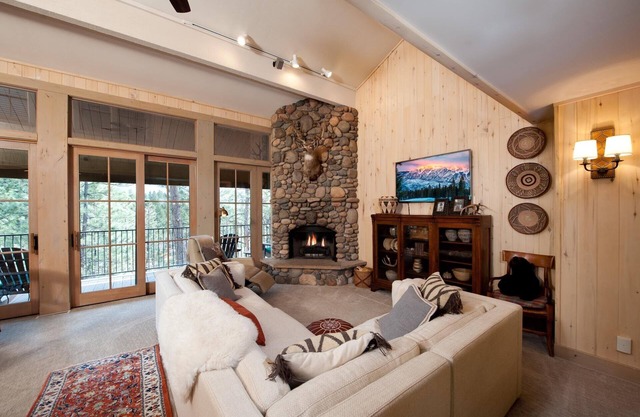 Exquisite Links and Mountain Retreat (#846) -Golf, Near Ski, AC/Pool/HotTub