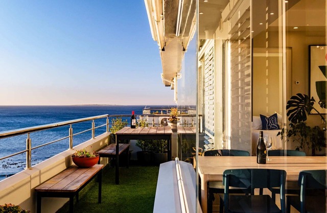Extraordinary Stay in Mouille Point The Apartment