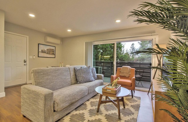 Fab Mountain View 1BR w/Gym & Pool, nr University & Shops, by Blueground