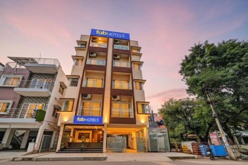 FabExpress Kings Suites