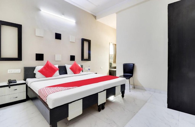 FabHotel Chaudhary Palace
