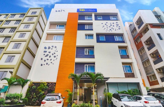 FabHotel Eminent Suites Gachibowli
