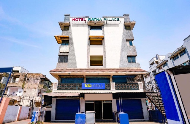 FabHotel Ratna Palace