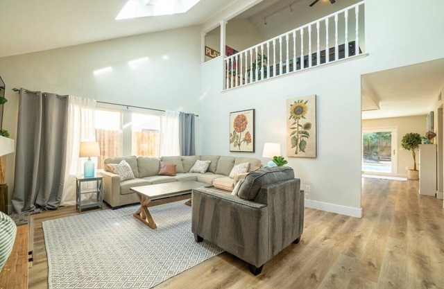 Fabulous Fair Oaks 5b Home * King Bed * Pool