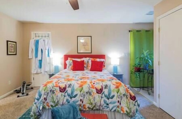 Fabulous Fourth Ward Flat, 1BR Historic Charlotte