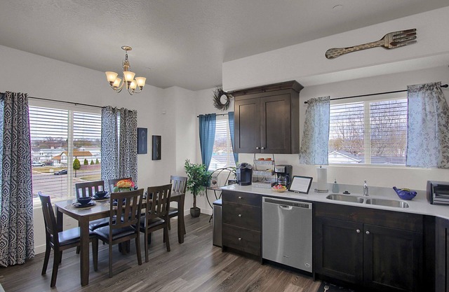 ✔️Fabulous Luxury Apt ✔️ Fast WiFi ✔️ 4KHDTV ✈ Hill AFB