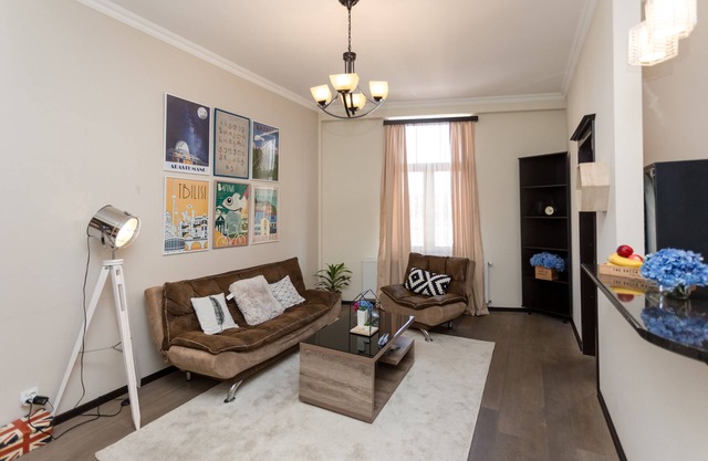 Falcon Apartments - Opera House