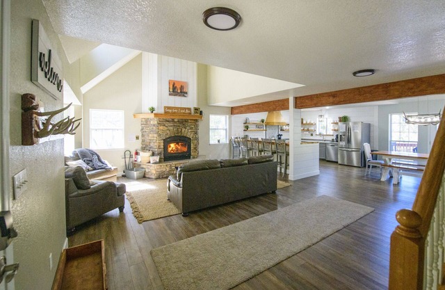 Fall🍂 Deals in effect for NEW Luxury Cloudcroft Cabin! VIEWS⛰️ Wildlife 🦌