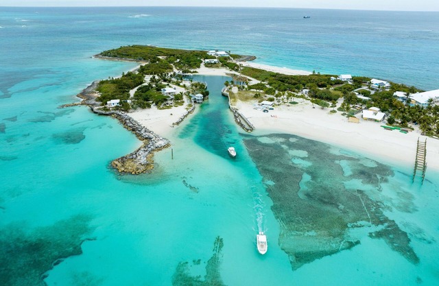 FALL DISCOUNTS*Private Peninsula*Boats*Heated Pool*Golf Carts*3 Private Beaches