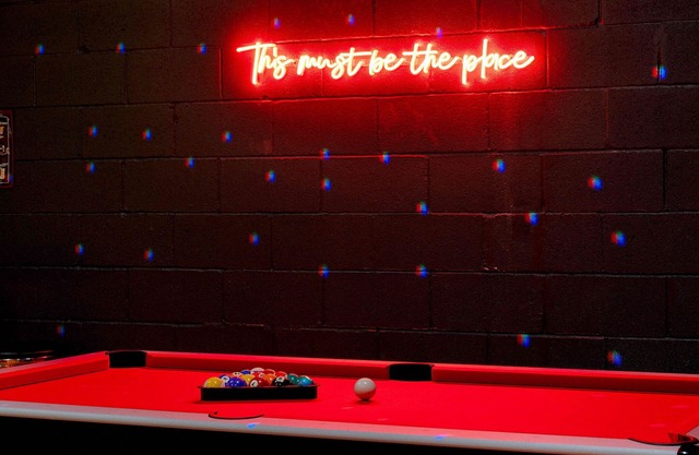 Fall rooftop hot tub, speakeasy lounge, chef’s kitchen near Nissan Stadium