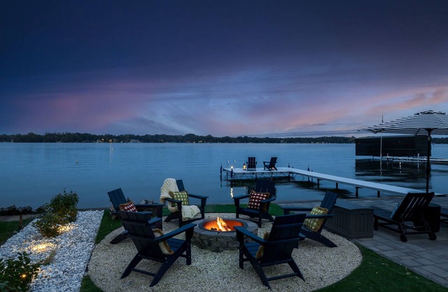 FALL SALE! Private Lakefront | Kayaks |Bikes