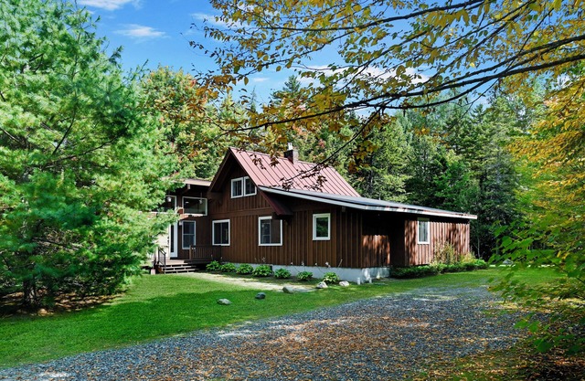 Fall SoVT Retreat - Salt HotTub, FirePit, Pets, MTN Biking,Hiking MTSnow !