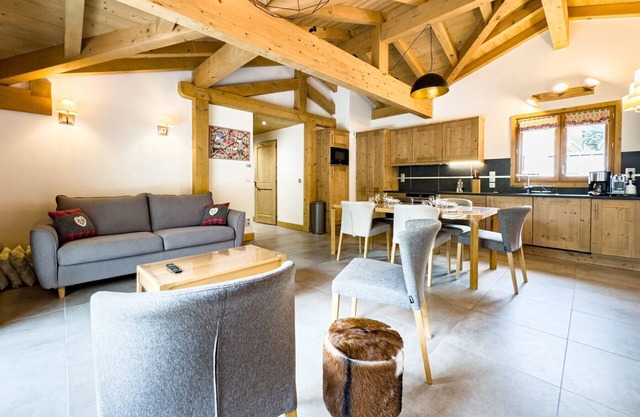 Family apartment for 8 in Les Houches