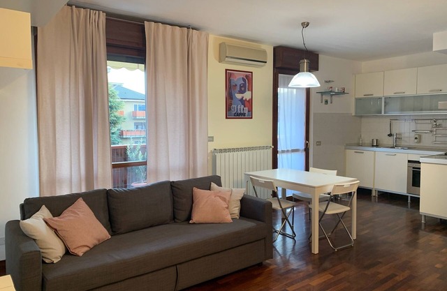 Family apartment with balcony and close to metro