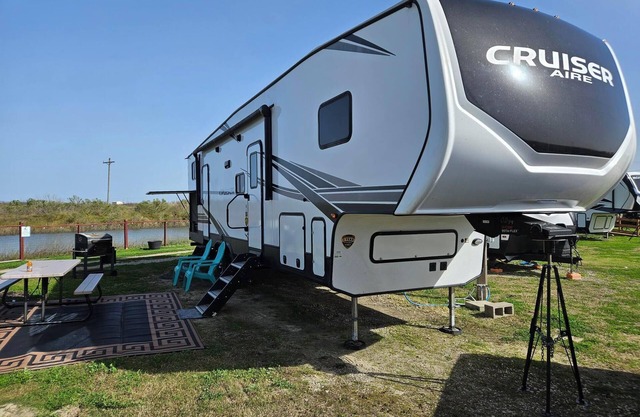 Family Beach RV-Cruiser Aire 5th Wheel - Sleeps 7