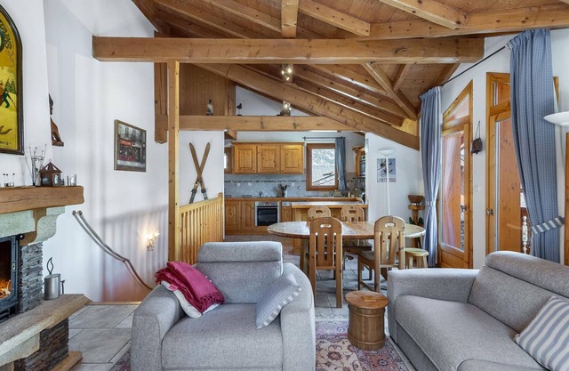 Family Chalet Near Slopes in Courchevel Le Praz