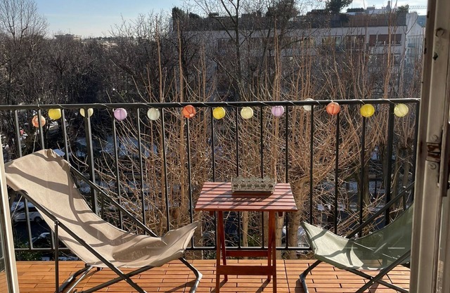 Family flat in prestigious residence 10 minutes from the centre of Paris