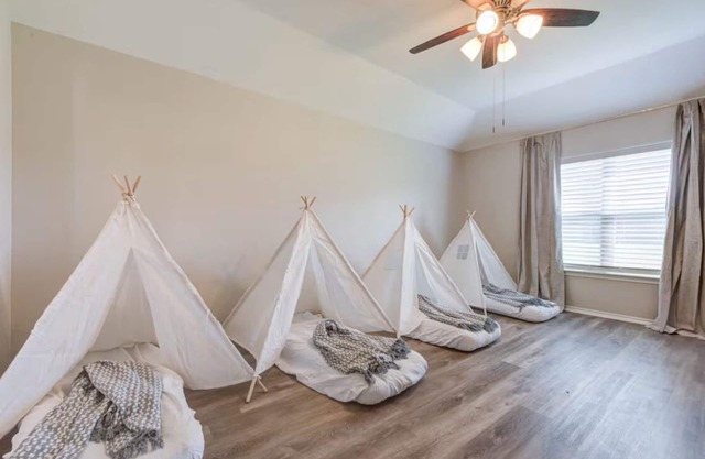 Family-Friendly 3BR Home w/Teepee Sleepover Setup + Backyard Fun!