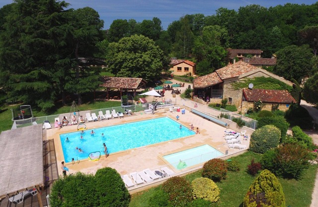 Family-friendly Holiday Resort * swimming pool, spa, tennis, games, bar, etc.