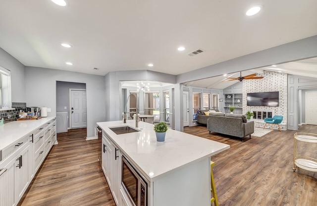 Family-friendly, King bed, Remote work, Near Highways, Foosball, Grill, Games