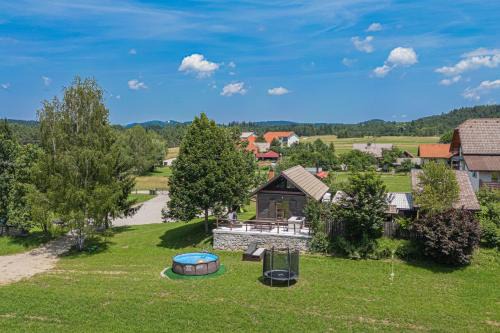 Family Friendly Kraševec Lodge - Happy Rentals