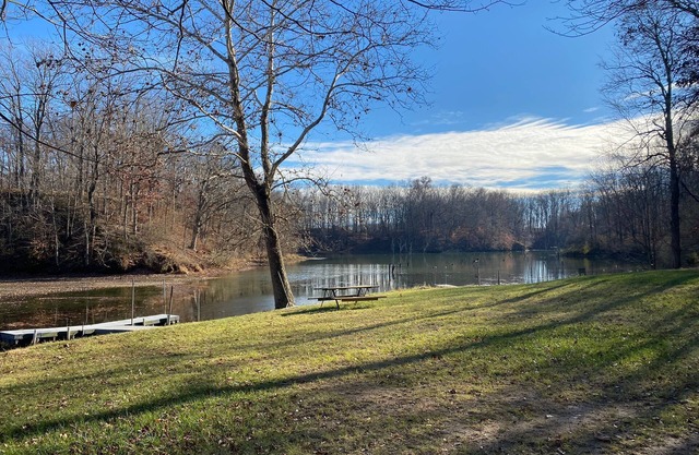 FAMILY FRIENDLY LAKE HOUSE WITH FABULOUS SCREENED PORCH